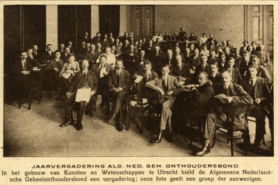 98660 Afbeelding van de aanwezigen op de algemene jaarvergadering van de Algemene Nederlandse Geheelonthoudersbond ...